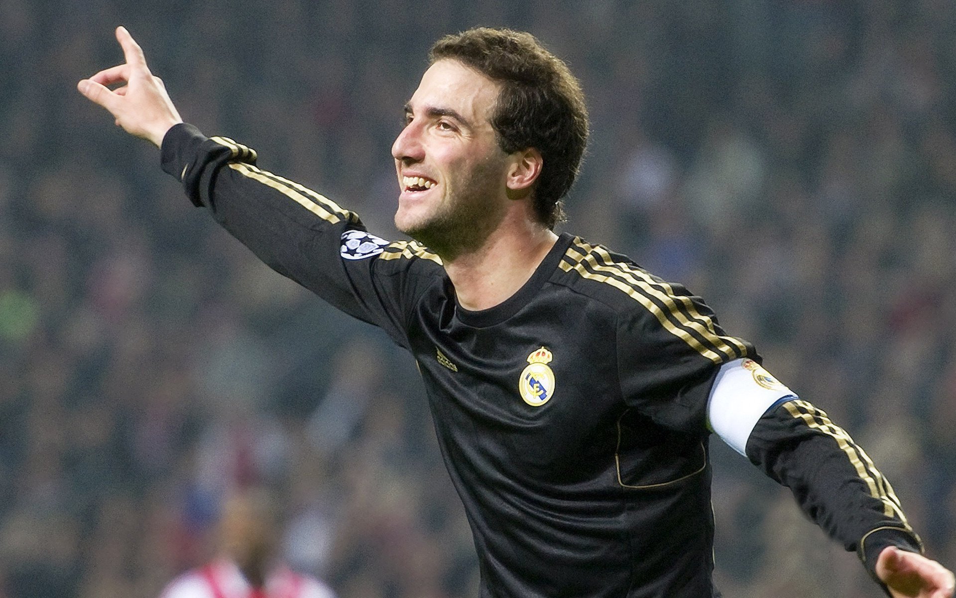 开云平台-英格拉姆攻防两端统治，国王冲垮雄鹿，新秩序在血与火中诞生